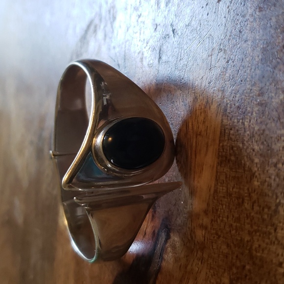 Vintage Mexican Taxco  Modernist Style Onyx and Silver Hinge Bracelet - Picture 10 of 10